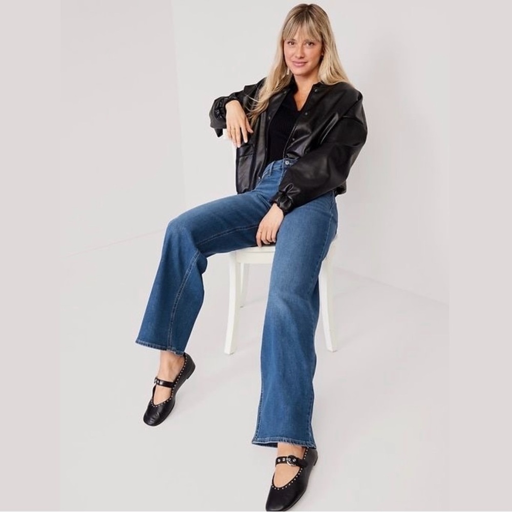 OLD NAVY High Waisted Wow Wide Leg Jeans - Size 8